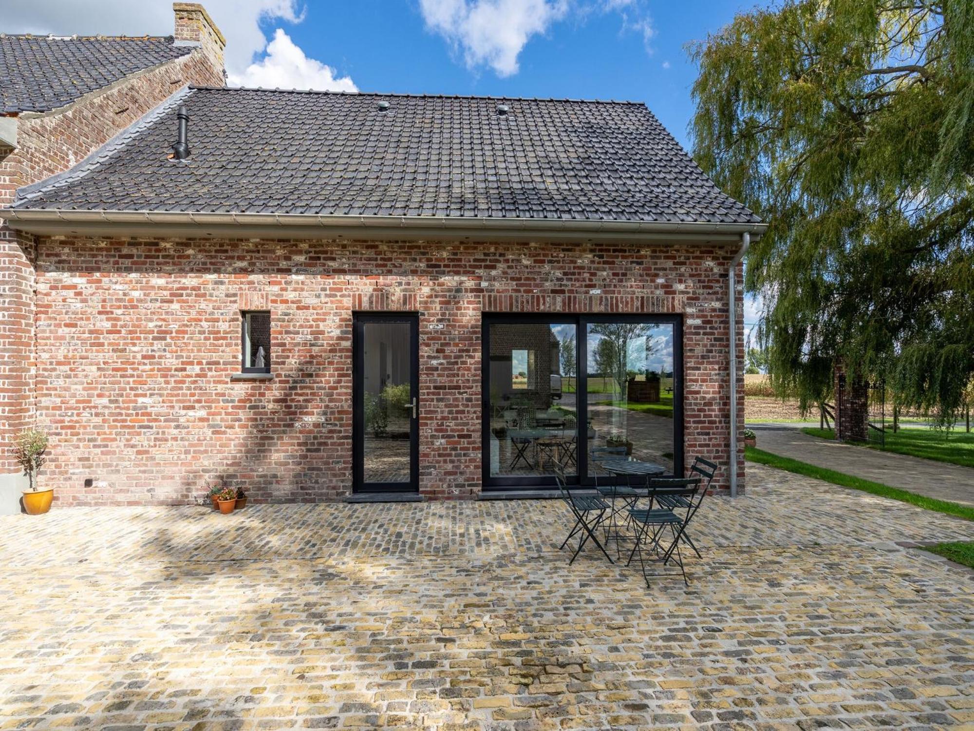 Spacious Holiday Home With Pond In Poperinge Roesbrugge-Haringe Ngoại thất bức ảnh